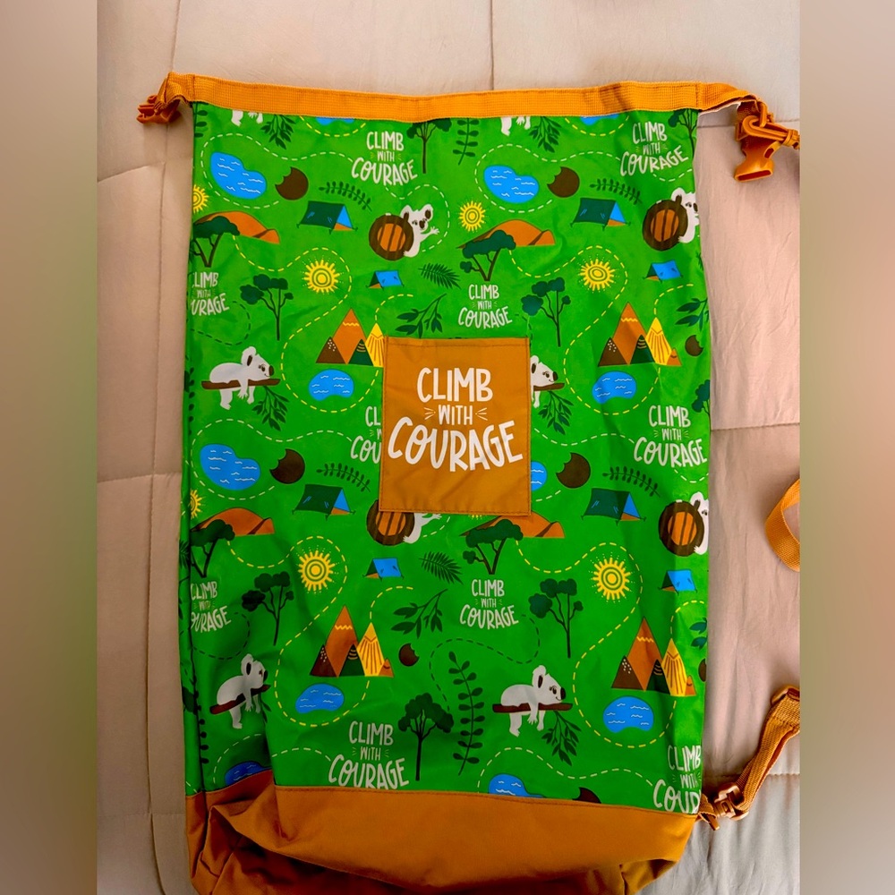 Girl Scouts Little Brownies Baker Climb With Courage duffel Bag